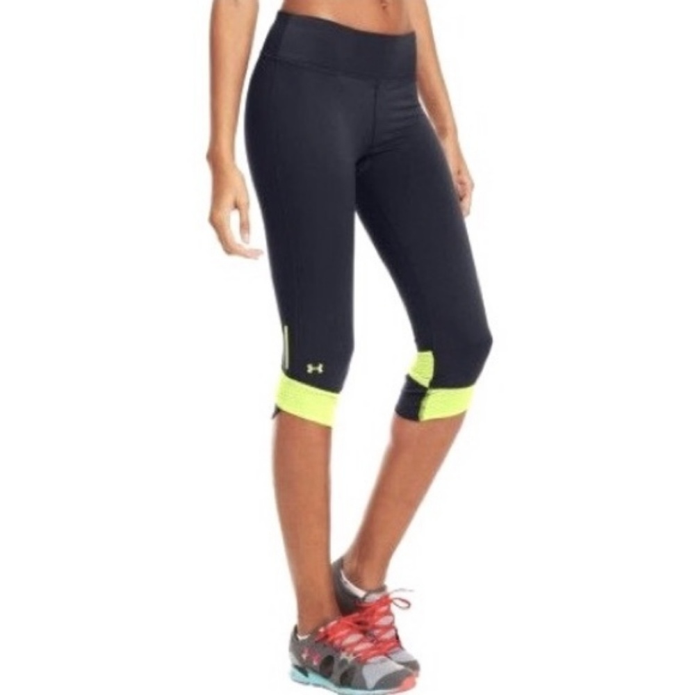 Under Armor Compression Crop Capri Leggings - image 1